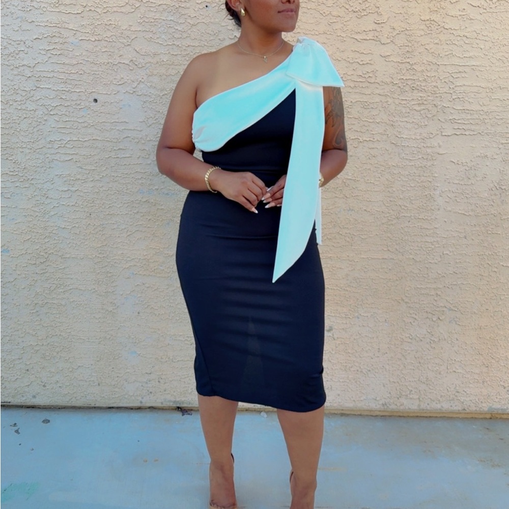 Elegant Black and White One-Shoulder Dress